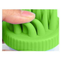 Brosse en silicone pour chien et chat avec distributeur de savon liquide
